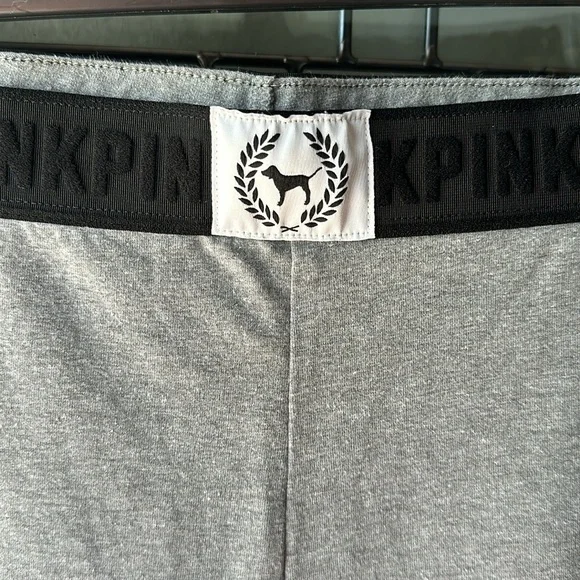 Victoria’s Secret- Pink - Yoga - Picture 3 of 6